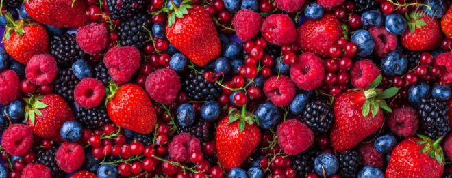 полезные ягоды и фрукты 