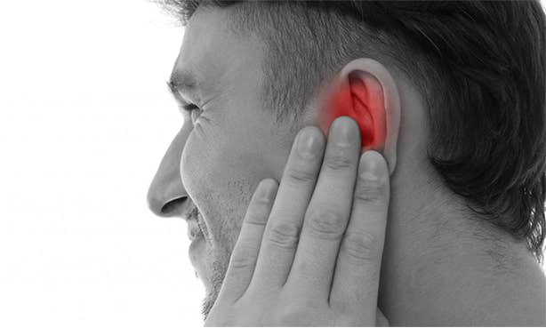 Боль в области уха
