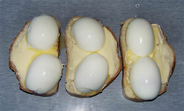 Вредное сочетание – бутерброд с маслом и яйцами