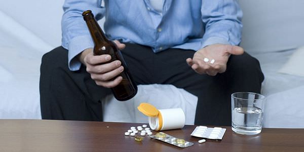употребление алкоголя и таблеток