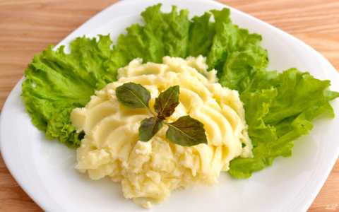 Готовьте картофельное пюре без яиц, и на оливковом, а не на сливочном масле
