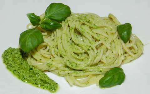 Идеальная паста – сочетание её с большим количеством зелени и оливковым маслом